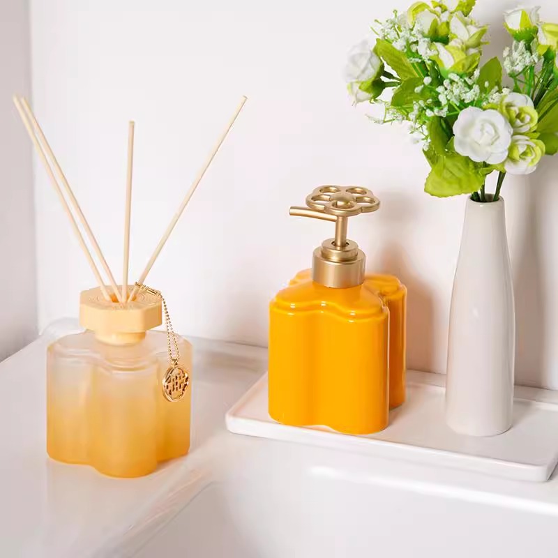 الحديثة البرتقال الأزهار السير - مراجعة Zara Home Bathroom وسعره