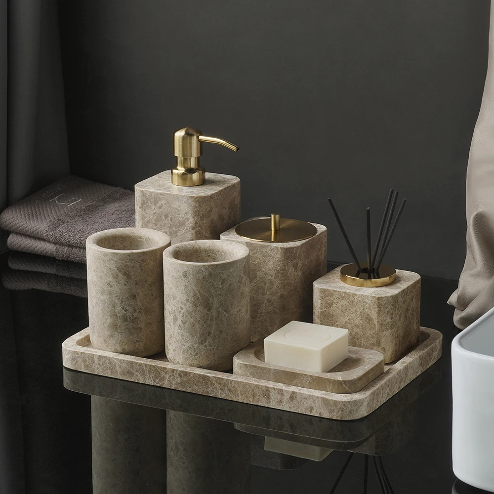 طقم إكسسوارات حمام من رخام إمب - مراجعة Zara Home Bathroom وسعره