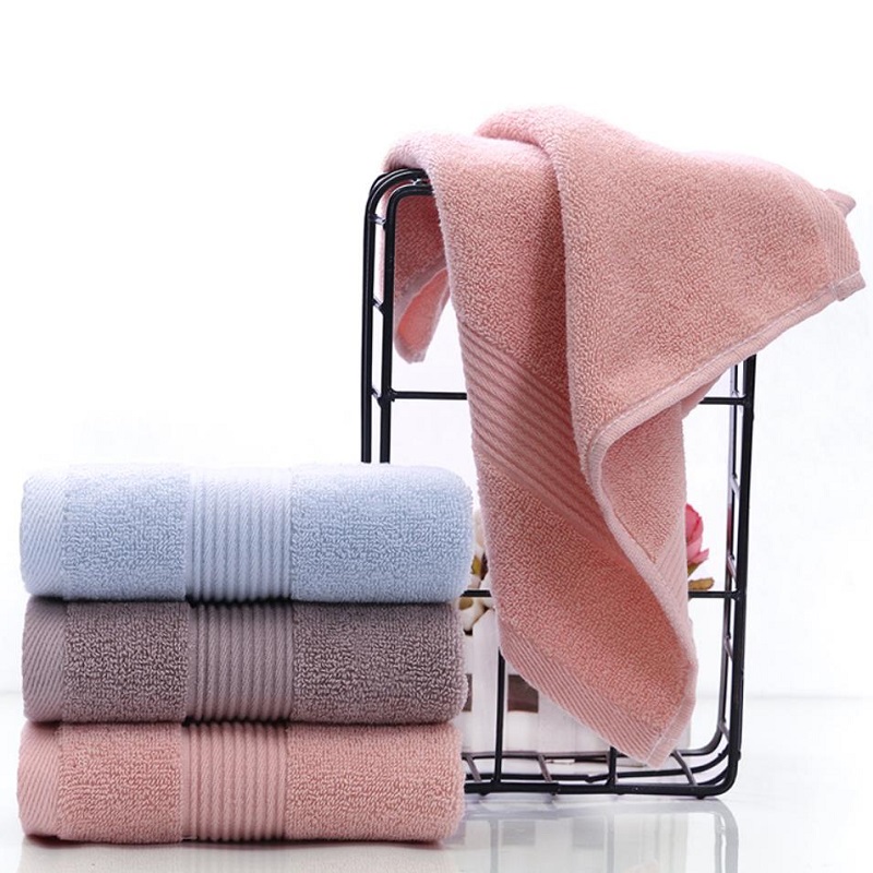 4 قطع من المناشف المربعة المصن - مراجعة Zara Home Bathroom وسعره